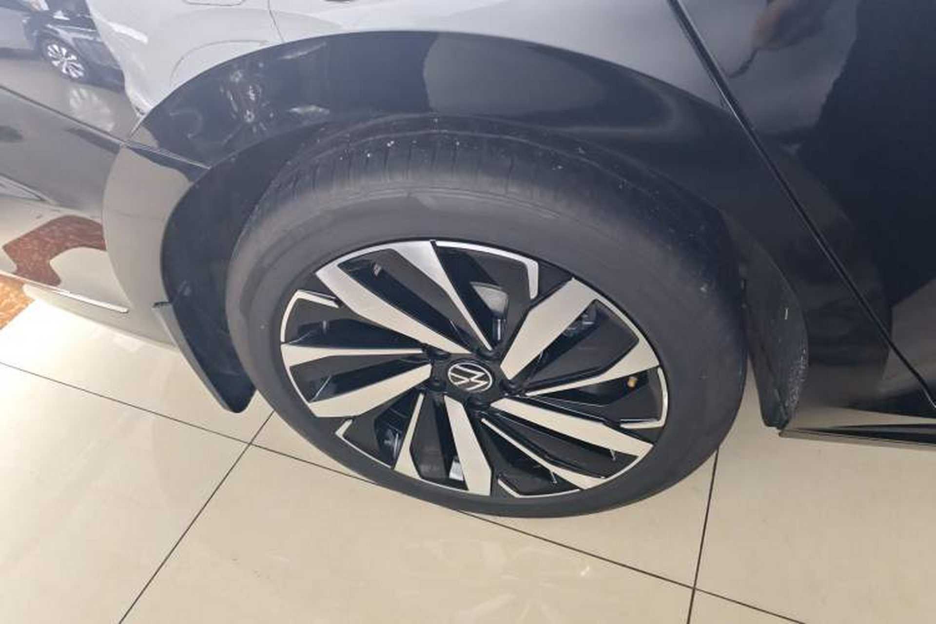 Used Volkswagen Passat 2025 Premium Version 380TSI Dragon Edition Right Rear Wheel Hub