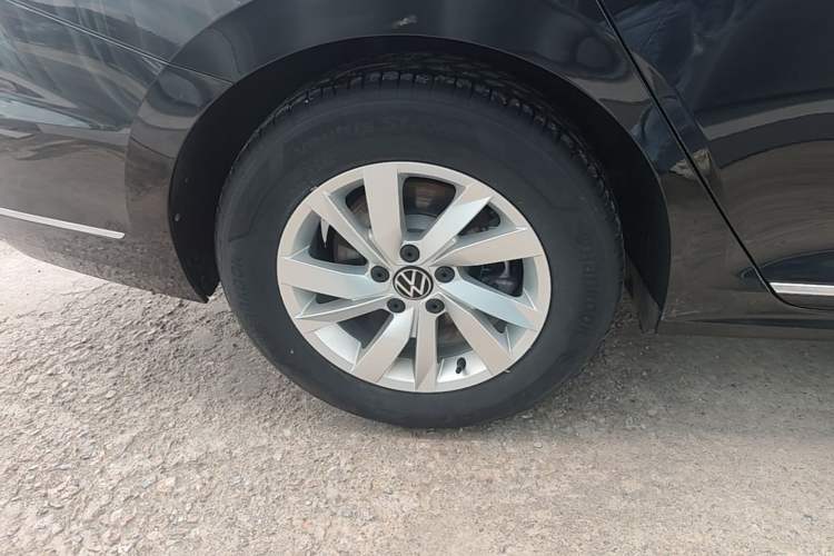 Used Volkswagen Passat 2025 Outstanding Model 280TSI Business Edition Right Rear Wheel Hub