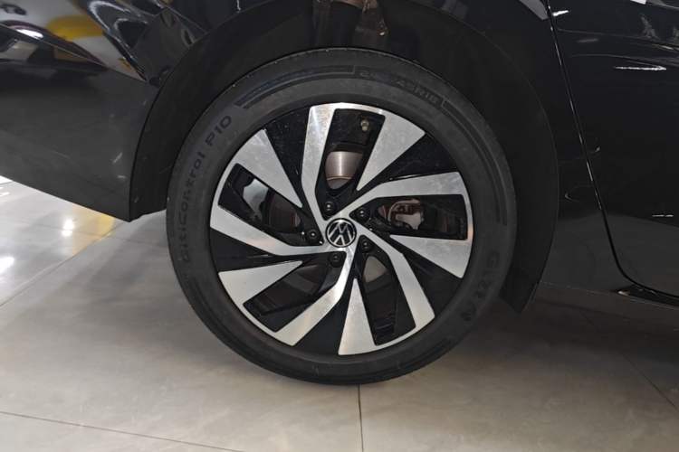 Used Volkswagen Passat 2025 Pro 380TSI Starry Dragon Edition Right Rear Wheel Hub