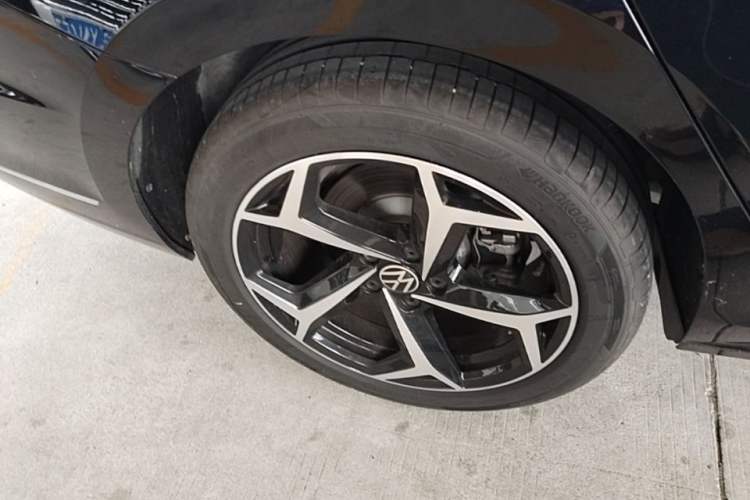 Used Volkswagen Passat 2025 Outstanding Model 380TSI Starry Dragon Edition Right Rear Wheel Hub