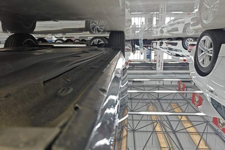 Used Volkswagen Passat 2025 Pro 380TSI Dragon Edition Right Side Sill