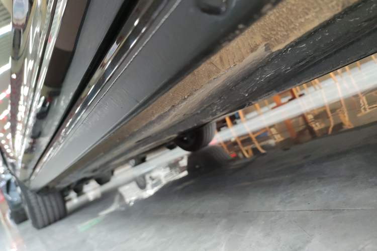 Used Volkswagen Passat 2025 Premium Version 380TSI Dragon Edition Right Side Sill