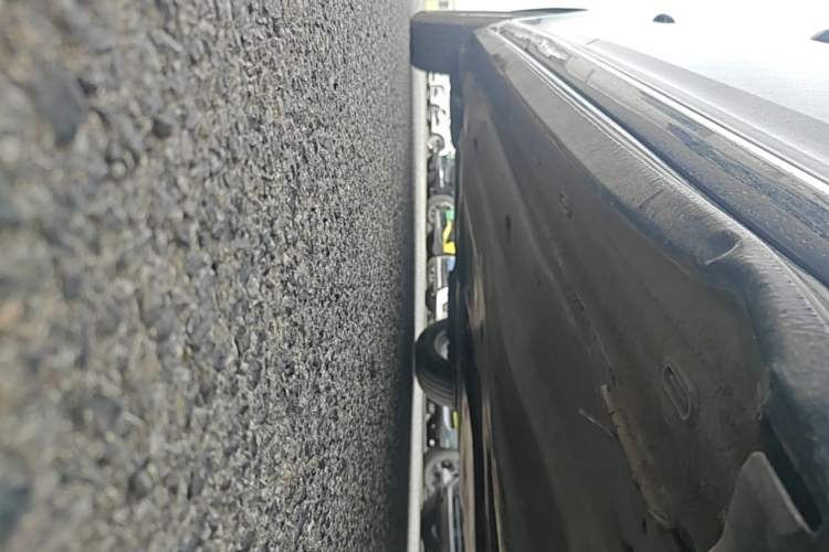 Used Volkswagen Passat 2025 Outstanding Model 280TSI Business Edition Right Side Sill