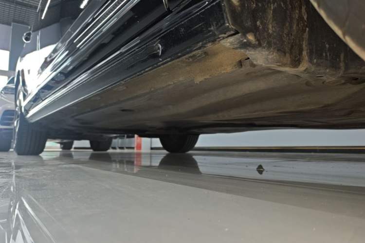 Used Volkswagen Passat 2025 Outstanding Model 280TSI Business Edition Right Side Sill