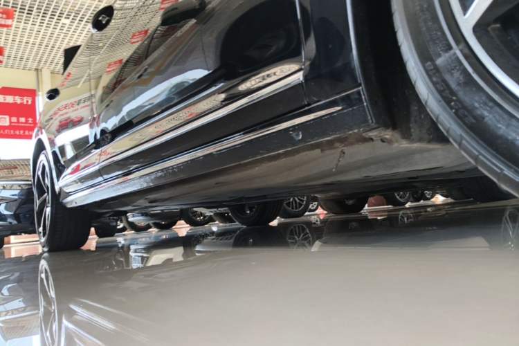 Used Volkswagen Passat 2025 Outstanding Model 380TSI Starry Dragon Edition Right Side Sill