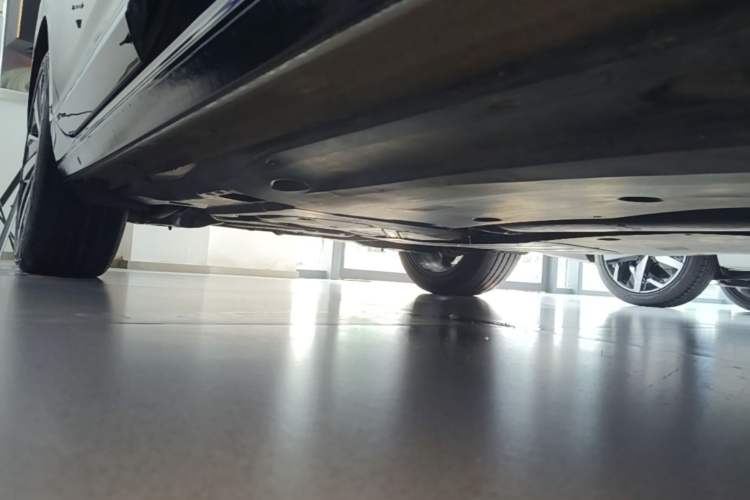 Used Volkswagen Passat 2025 Outstanding Model 380TSI Dragon Glory Edition Right Side Sill