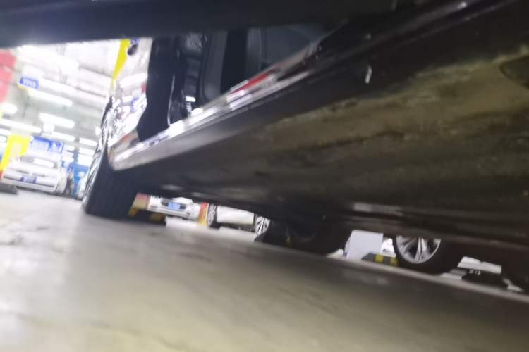 Used Volkswagen Passat 2025 Premium Version 380TSI Dragon Edition Right Side Sill