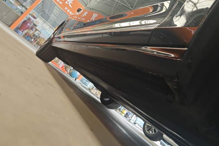 Used Volkswagen Passat 2025 Premium Version 380TSI Dragon Edition Right Side Sill