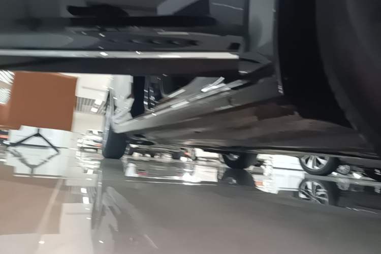 Used Volkswagen Passat 2025 Outstanding Model 280TSI Business Edition Right Side Sill