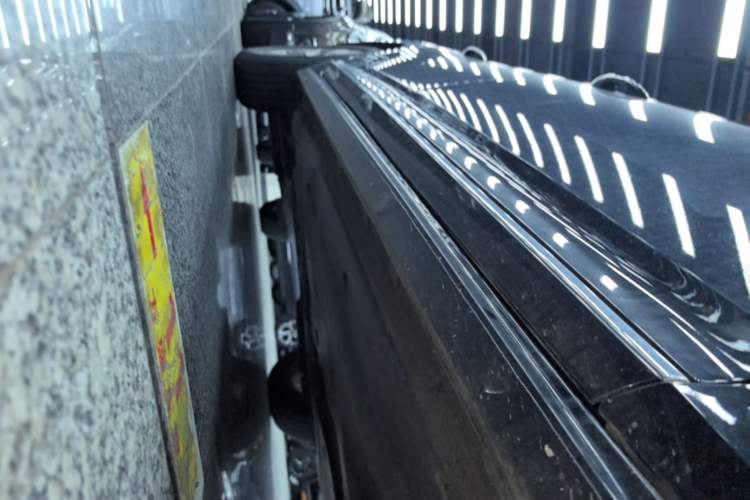 Used Volkswagen Passat 2025 Outstanding Model 280TSI Business Edition Right Side Sill