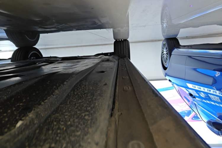 Used Volkswagen Passat 2025 Premium Version 380TSI Dragon Edition Right Side Sill