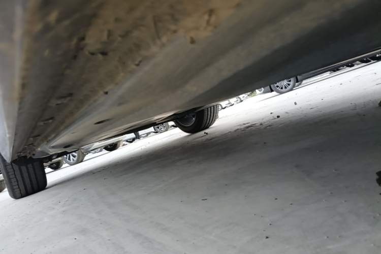 Used Volkswagen Passat 2025 Premium Version 380TSI Dragon Edition Right Side Sill