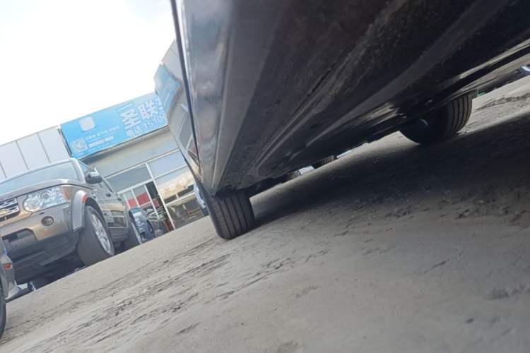 Used Volkswagen Passat 2025 Pro 380TSI Dragon Edition Right Side Sill