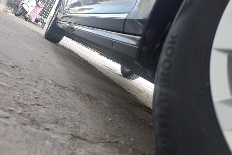 Used Volkswagen Passat 2025 Outstanding Model 280TSI Business Edition Right Side Sill