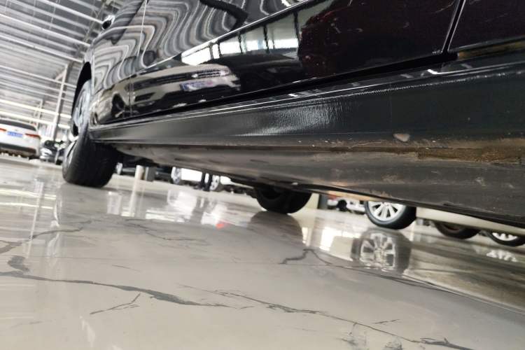 Used Volkswagen Passat 2025 Pro 380TSI Dragon Glory Edition Right Side Sill