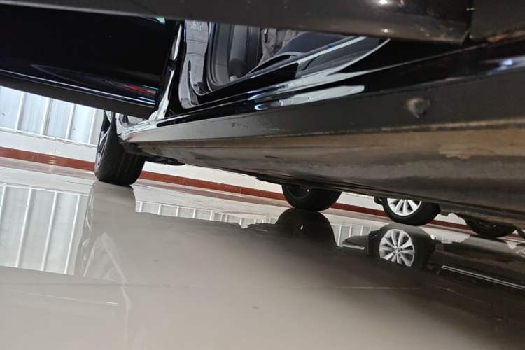 Used Volkswagen Passat 2025 Outstanding Model 330TSI Starry Elite Edition Right Side Sill