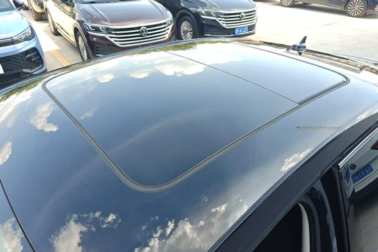 Used Volkswagen Passat 2025 Outstanding Model 380TSI Dragon Glory Edition Roof