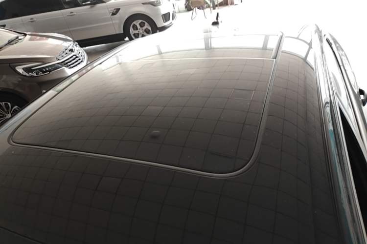 Used Volkswagen Passat 2025 Premium Version 380TSI Dragon Edition Roof