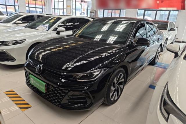 Volkswagen Passat 2025 Pro 300TSI Starry Dragon Edition de segunda mano