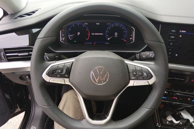 Used Volkswagen Passat 2025 Outstanding Model 380TSI Dragon Glory Edition Steering Wheel