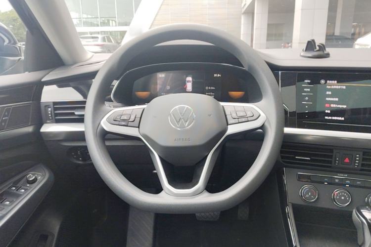 Used Volkswagen Passat 2025 Outstanding Model 280TSI Business Edition Steering Wheel