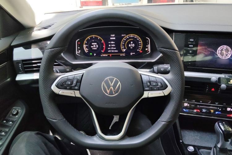 Used Volkswagen Passat 2025 Outstanding Model 380TSI Starry Dragon Edition Steering Wheel