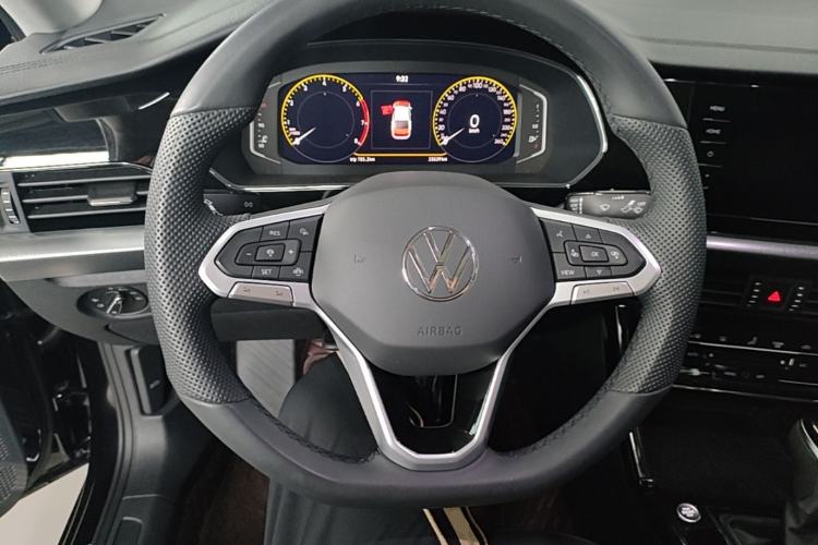 Used Volkswagen Passat 2025 Outstanding Model 380TSI Starry Dragon Edition Steering Wheel