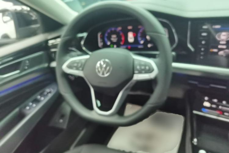 Used Volkswagen Passat 2025 Outstanding Model 380TSI Dragon Glory Edition Steering Wheel
