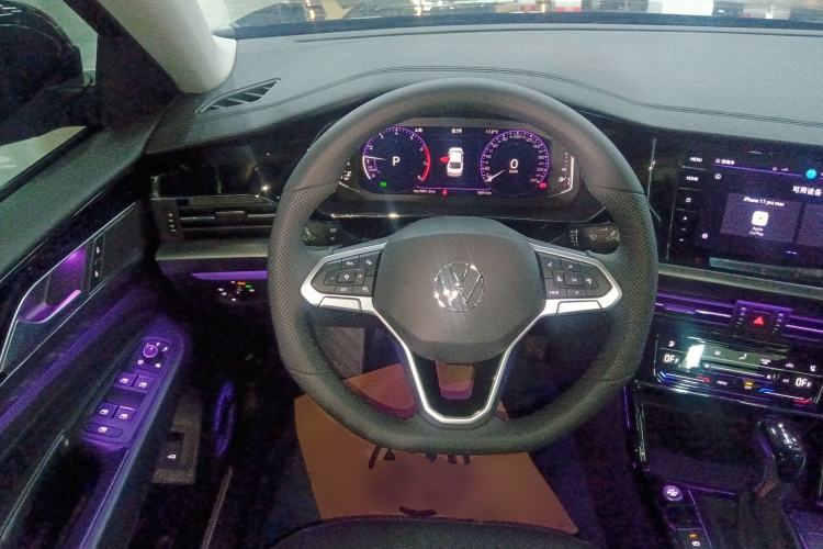 Used Volkswagen Passat 2025 Outstanding Model 380TSI Starry Dragon Glorious Edition Steering Wheel