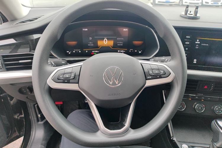 Used Volkswagen Passat 2025 Outstanding Model 280TSI Business Edition Steering Wheel