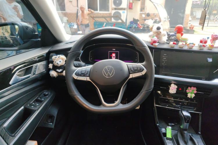 Used Volkswagen Passat 2025 Outstanding Model 380TSI Starry Dragon Edition Steering Wheel