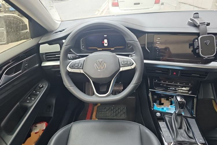 Used Volkswagen Passat 2025 Premium Version 380TSI Dragon Edition Steering Wheel