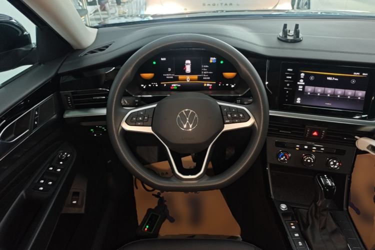 Used Volkswagen Passat 2025 Outstanding Model 280TSI Business Edition Steering Wheel