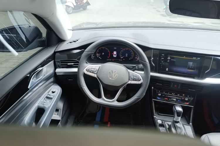Used Volkswagen Passat 2025 Premium Version 380TSI Dragon Edition Steering Wheel