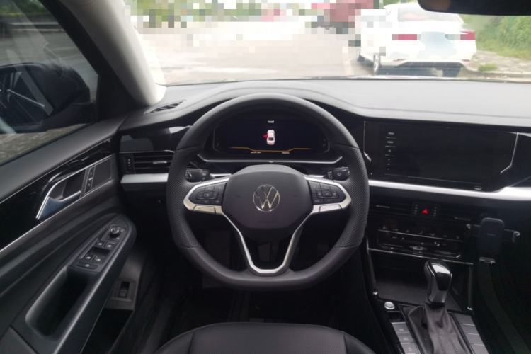 Used Volkswagen Passat 2025 Outstanding Model 330TSI Starry Elite Edition Steering Wheel