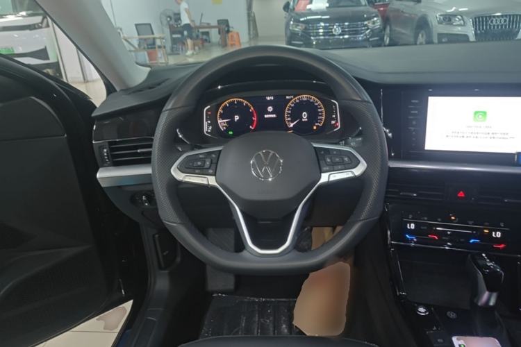 Used Volkswagen Passat 2025 Outstanding Model 330TSI Starry Elite Edition Steering Wheel