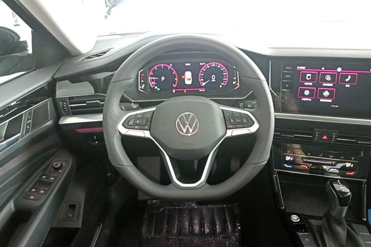Used Volkswagen Passat 2025 Outstanding Model 380TSI Dragon Glory Edition Steering Wheel