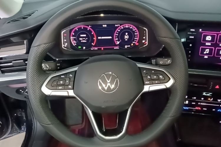 Used Volkswagen Passat 2025 Outstanding Model 380TSI Dragon Glory Edition Steering Wheel
