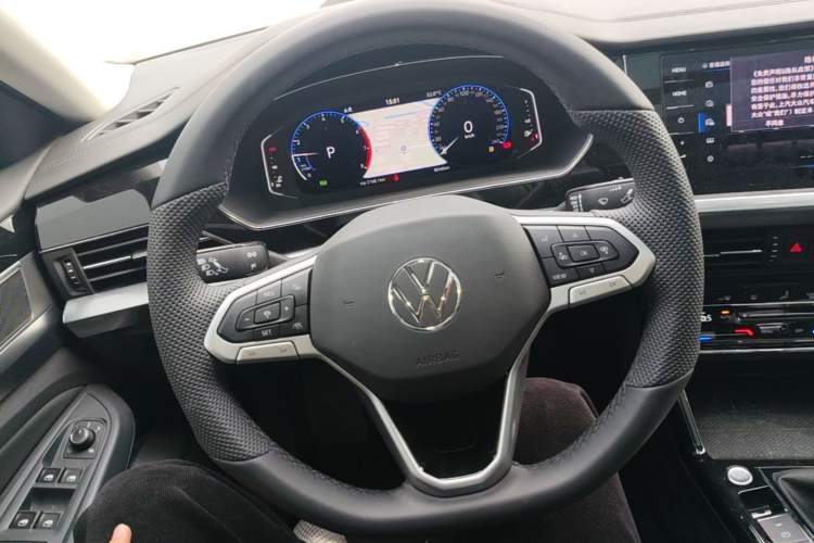 Used Volkswagen Passat 2025 Outstanding Model 380TSI Starry Dragon Glorious Edition Steering Wheel