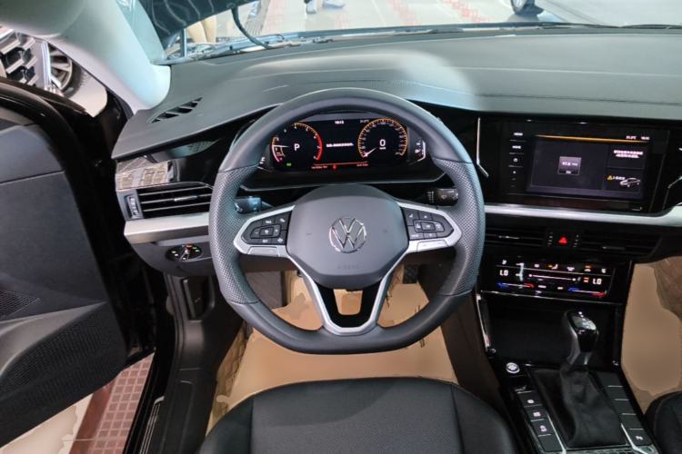 Used Volkswagen Passat 2025 Outstanding Model 380TSI Starry Dragon Edition Steering Wheel