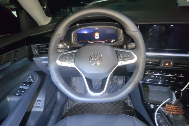 Used Volkswagen Passat 2025 Outstanding Model 380TSI Starry Dragon Edition Steering Wheel
