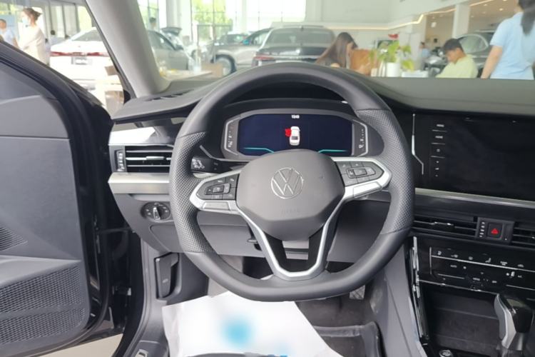 Used Volkswagen Passat 2025 Outstanding Model 380TSI Dragon Glory Edition Steering Wheel