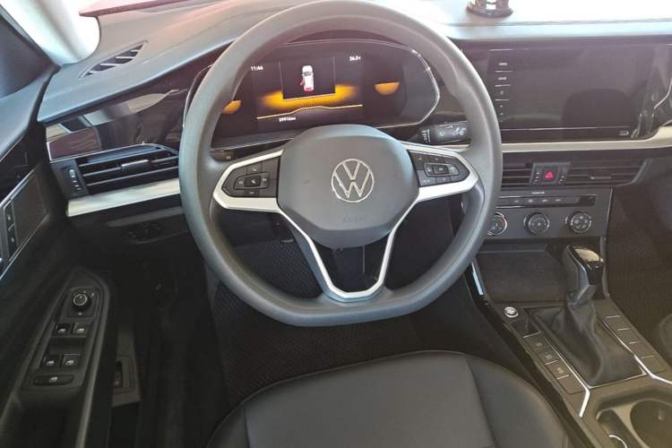 Used Volkswagen Passat 2025 Outstanding Model 280TSI Business Edition Steering Wheel