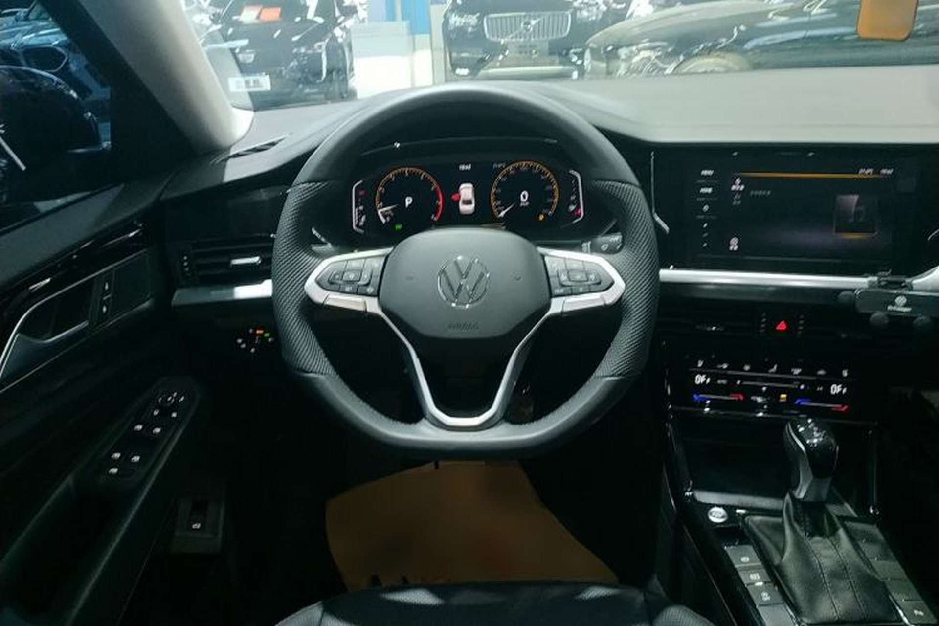 Used Volkswagen Passat 2025 Premium Version 380TSI Dragon Edition Steering Wheel