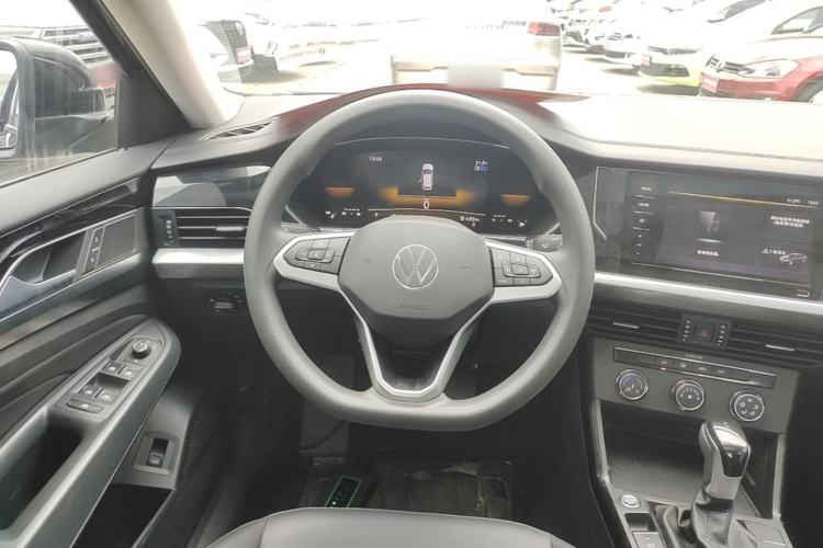 Used Volkswagen Passat 2025 Outstanding Model 280TSI Business Edition Steering Wheel