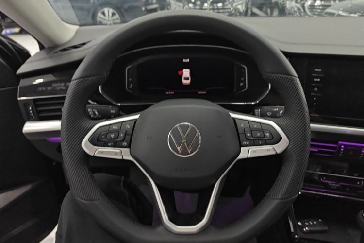 Used Volkswagen Passat 2025 Outstanding Model 380TSI Starry Dragon Edition Steering Wheel