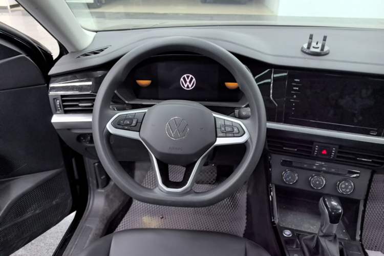 Used Volkswagen Passat 2025 Outstanding Model 280TSI Business Edition Steering Wheel