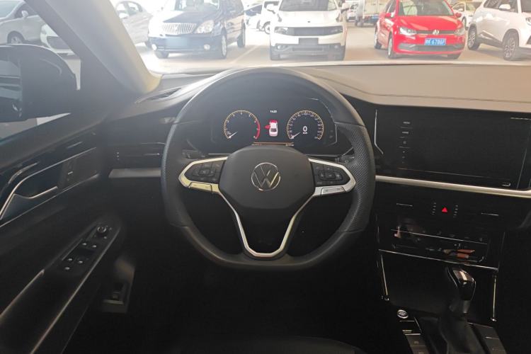 Used Volkswagen Passat 2025 Premium Version 380TSI Dragon Edition Steering Wheel