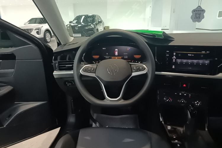 Used Volkswagen Passat 2025 Outstanding Model 280TSI Business Edition Steering Wheel
