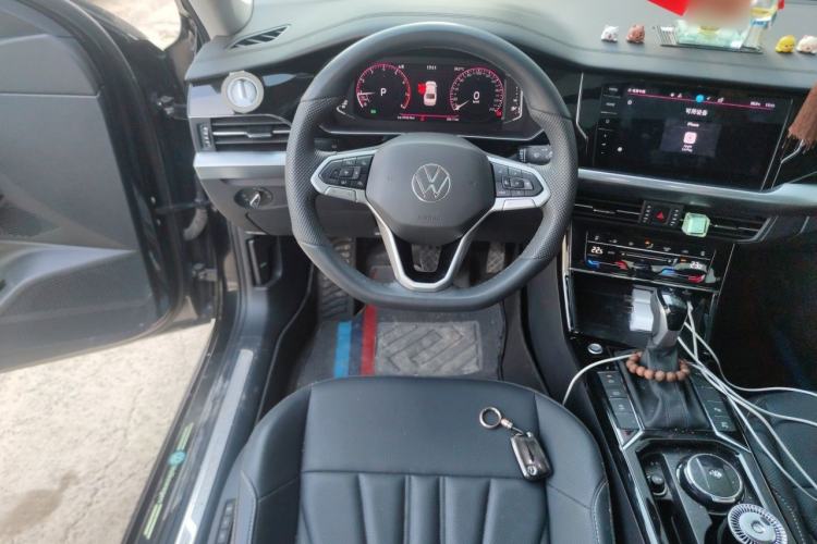 Used Volkswagen Passat 2025 Outstanding Model 380TSI Starry Dragon Glorious Edition Steering Wheel